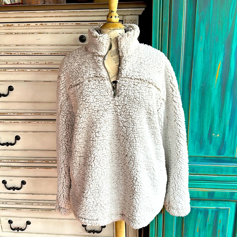 Thread + Supply Faux Fur Pullover Size Large